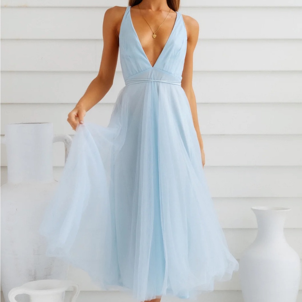 Hello Molly Cinderella Dress- midi, blue, size 6; with sewn in cups!